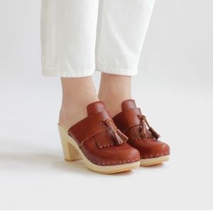 Bryr Penny Kilt Clogs